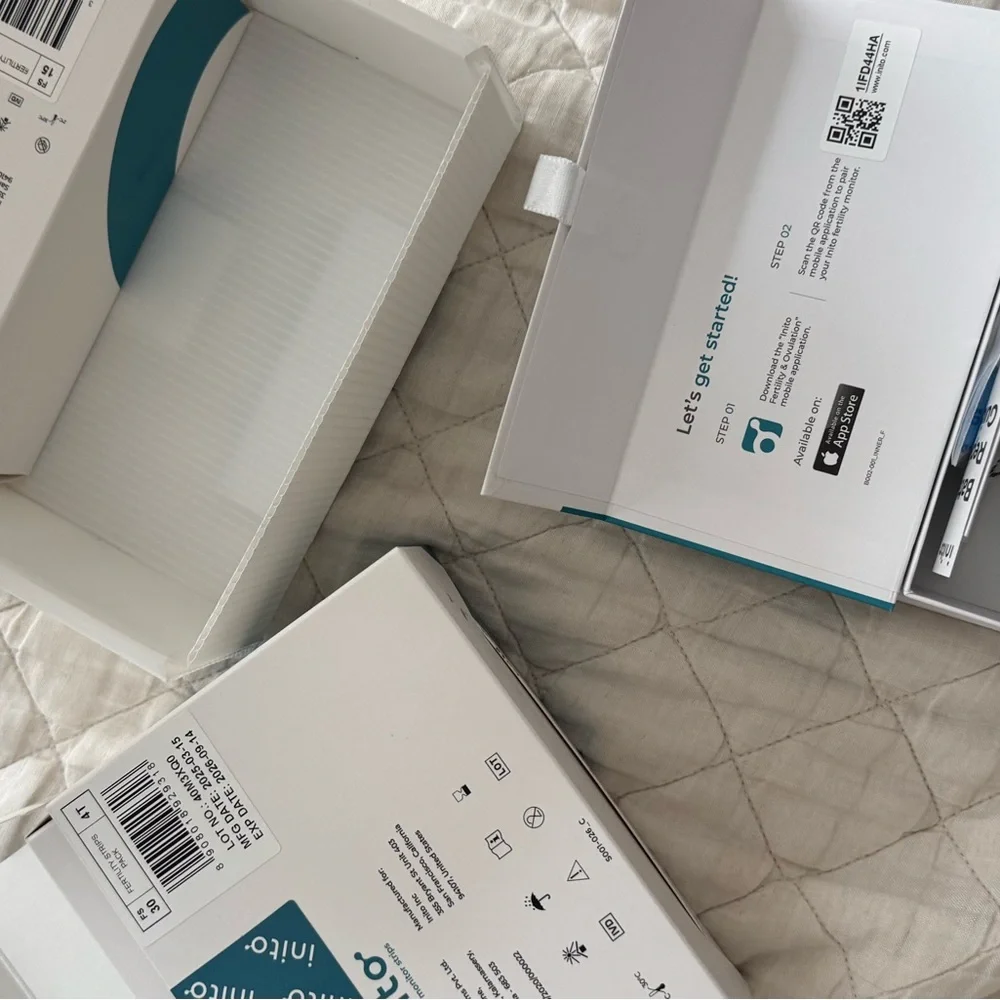 Inito Fertility Monitor iPhone 15 NEVER USED + 45 testing strips included - Picture 4 of 4